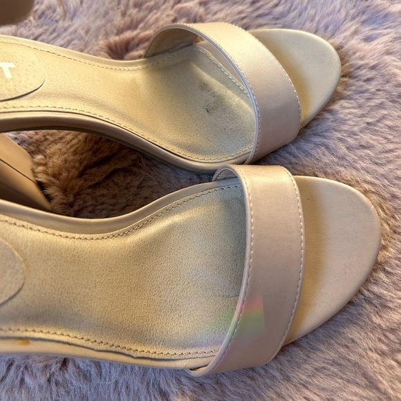 Report Women’s Nude Chunky Heels - Picture 5 of 7